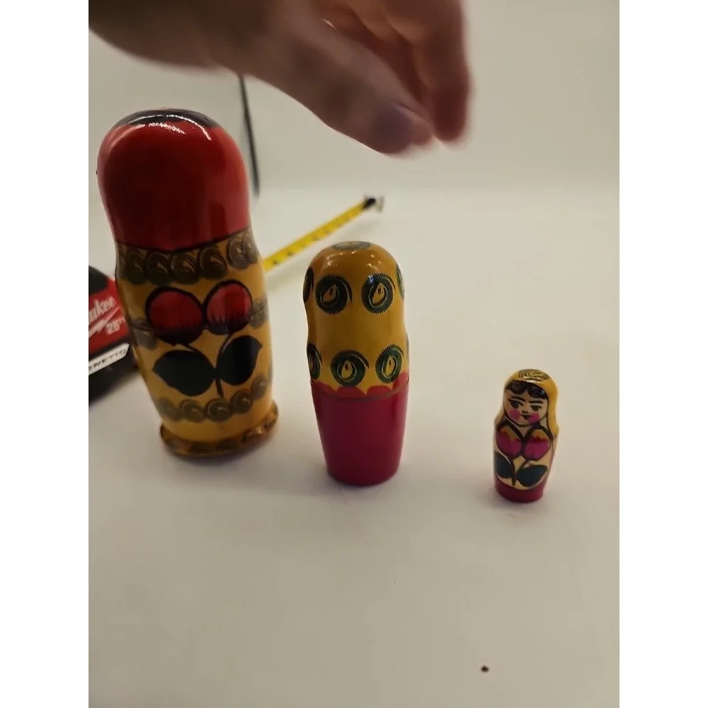 Nesting Dolls Russian Matryoshka Dolls Set of Three Vintage
